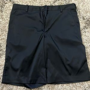 Black Nike golf shorts 32 medium